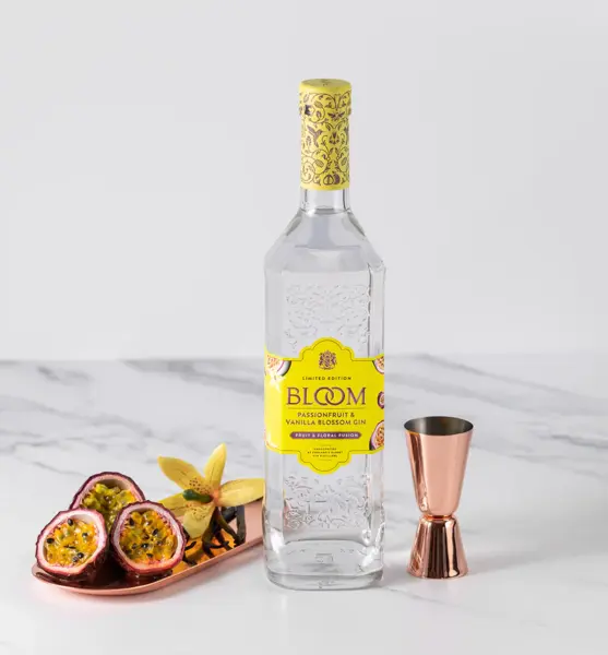 Bloom-passionfruit-and-vanilla-blossom-gin-26_1000x