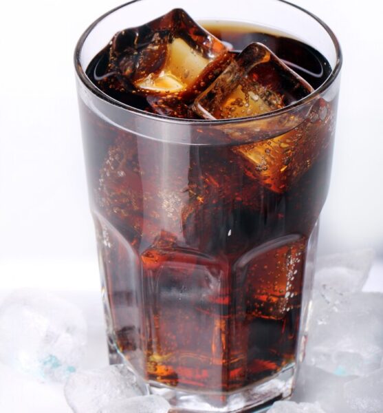 fresh-cola-drink-glass_144627-16208